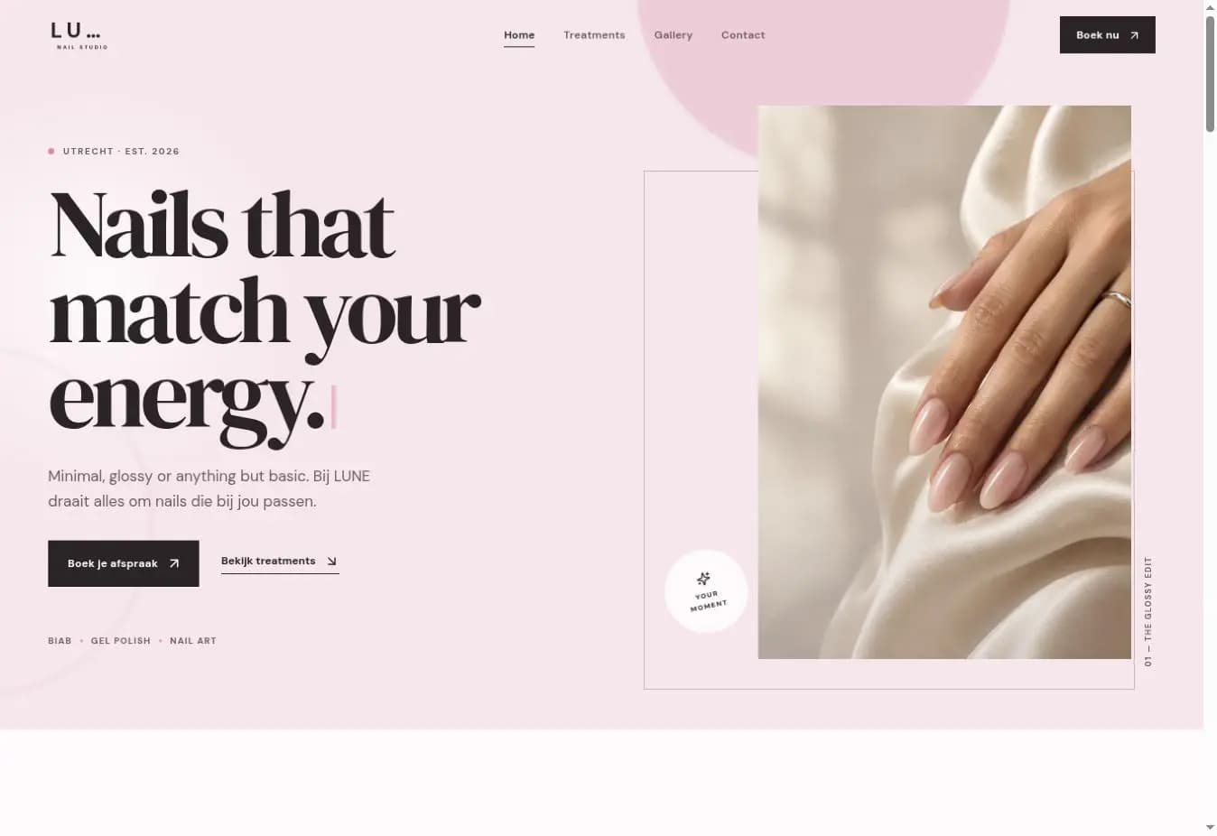 Mobiele uitsnede van de LUNE Nail Studio website in Blush
